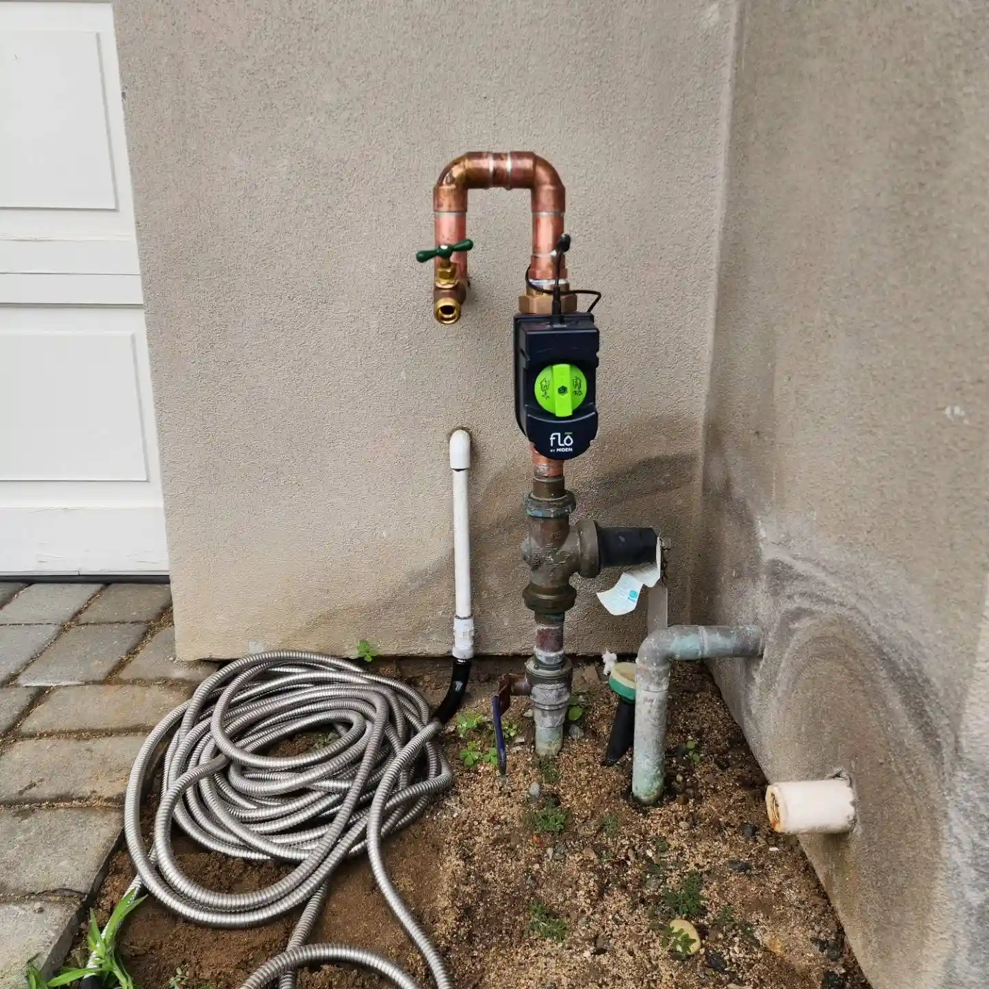 Water valve manifold with multiple dedicated supply lines at a Chula Vista home